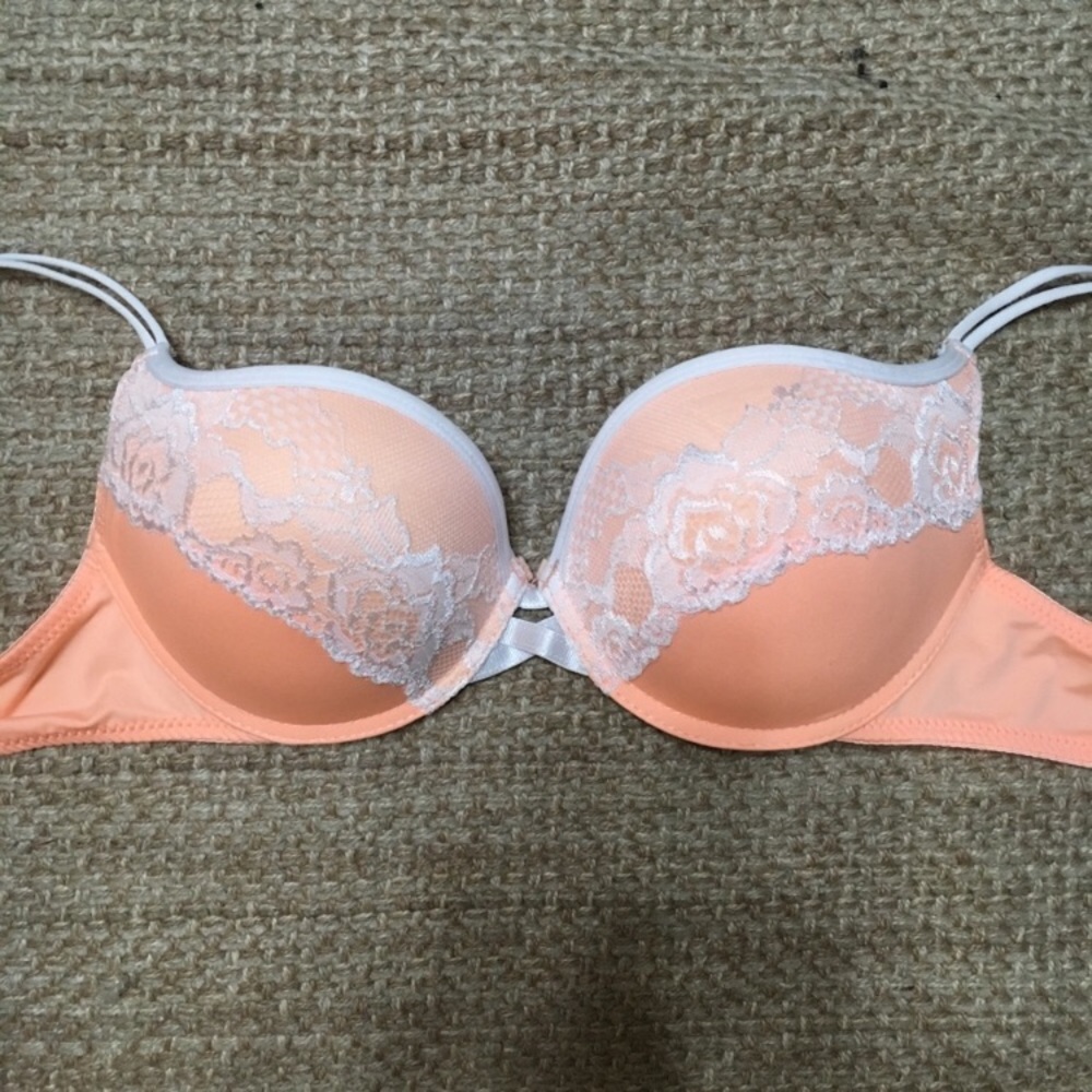 NWOT push up bra by tarea